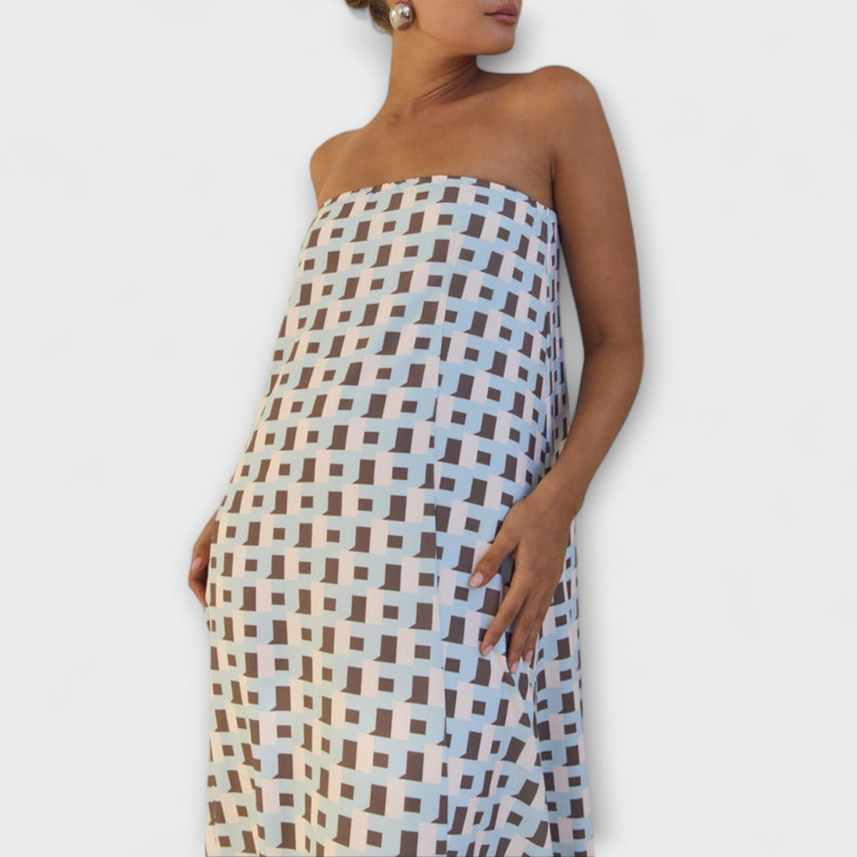 Hasel - Robe Longue Beige Épaules Dénudées à Pois