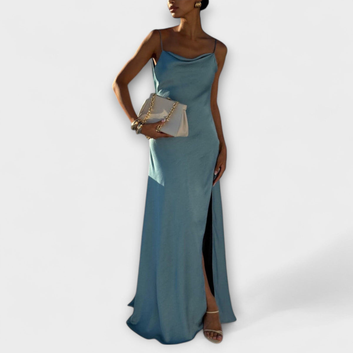 Hallie - Robe Longue en Satin Bleue à Fente Haute