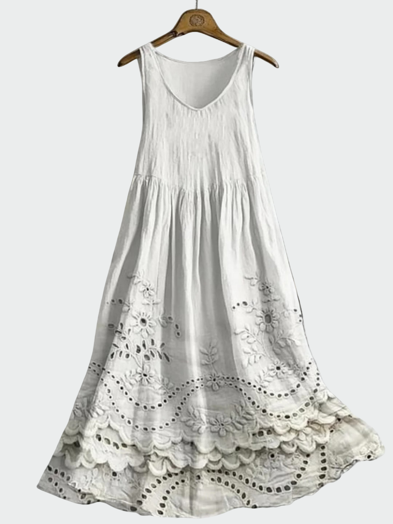 Robe Blanche en Broderie Anglaise