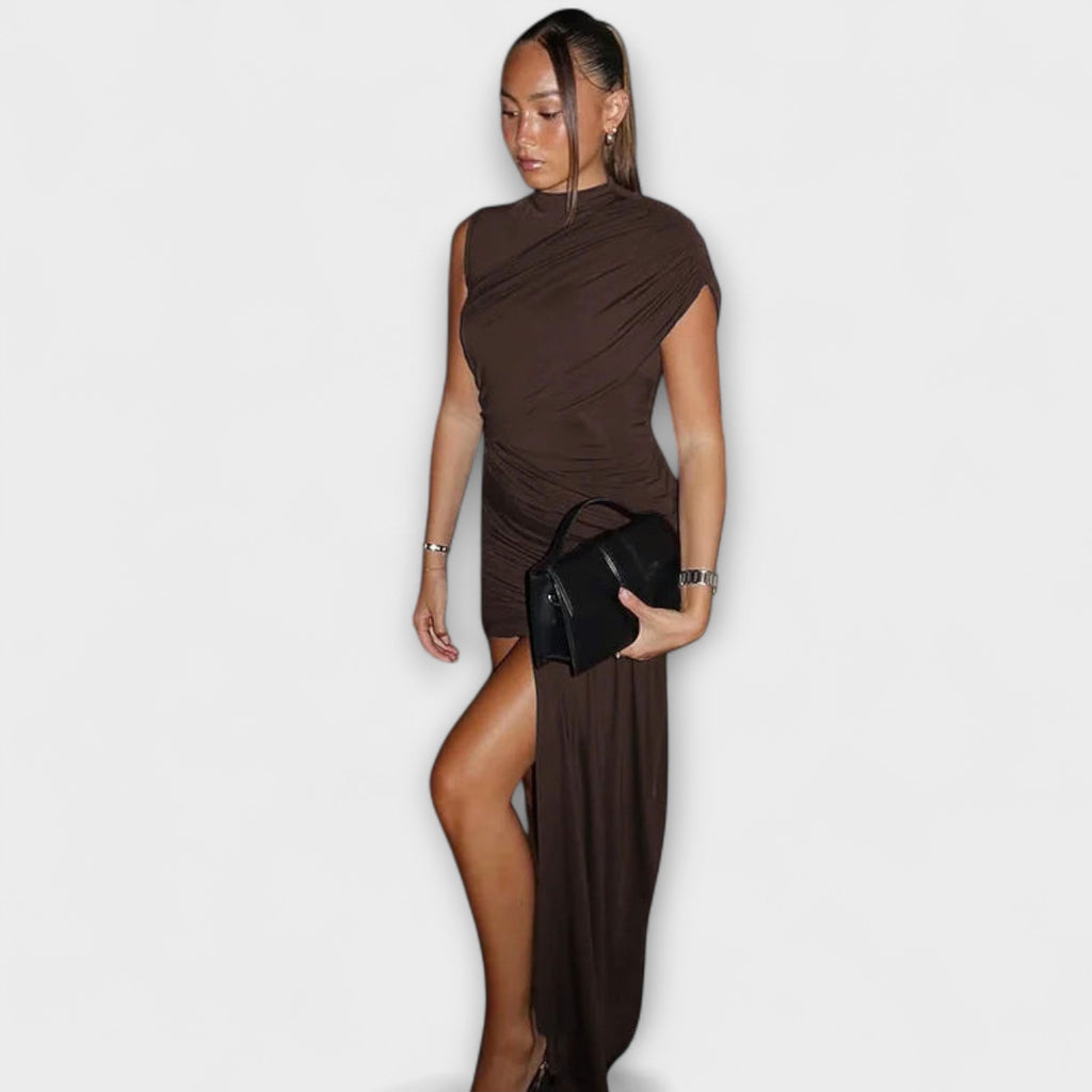 Lila - Robe Plissée Marron à Col Rond