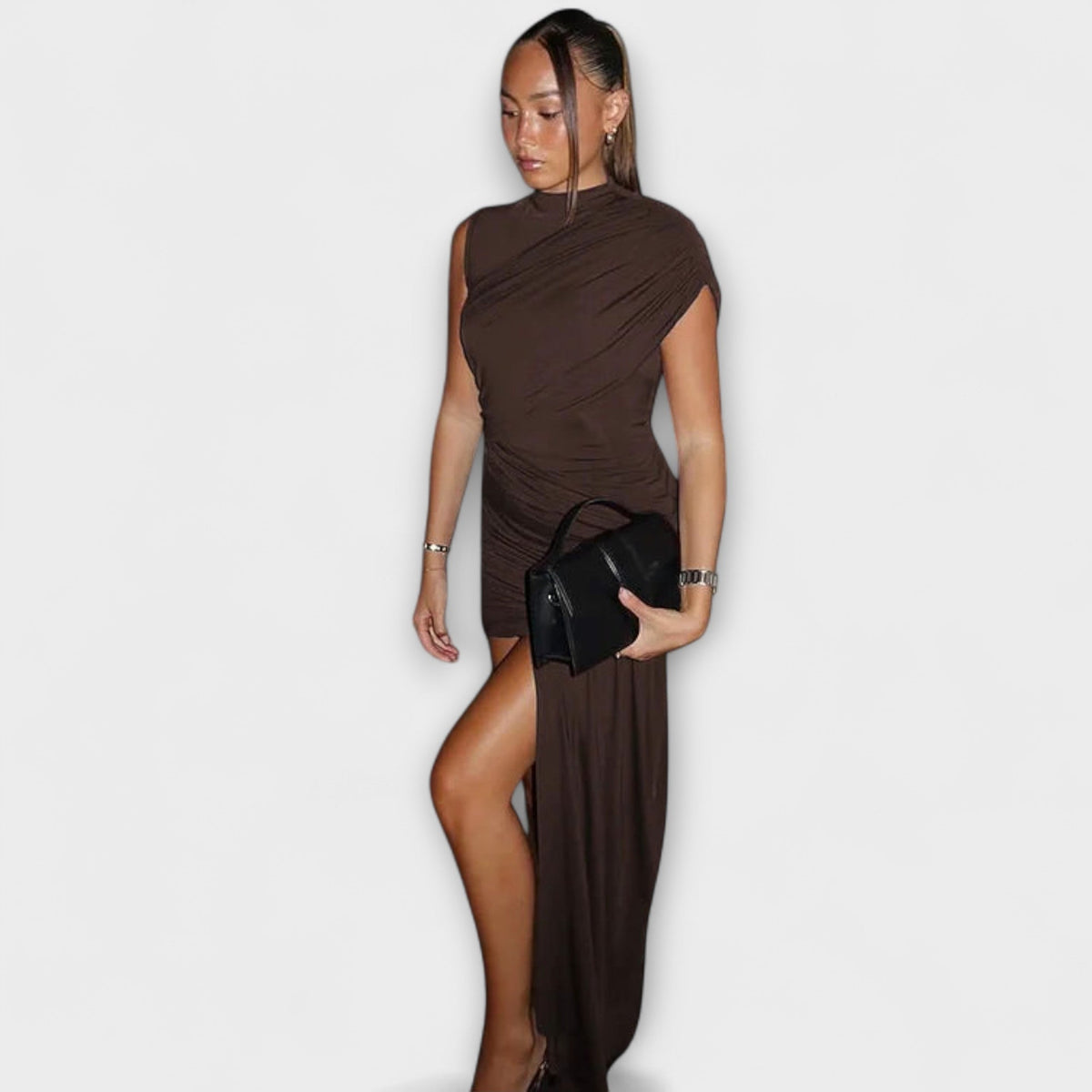 Lila - Robe Plissée Marron à Col Rond