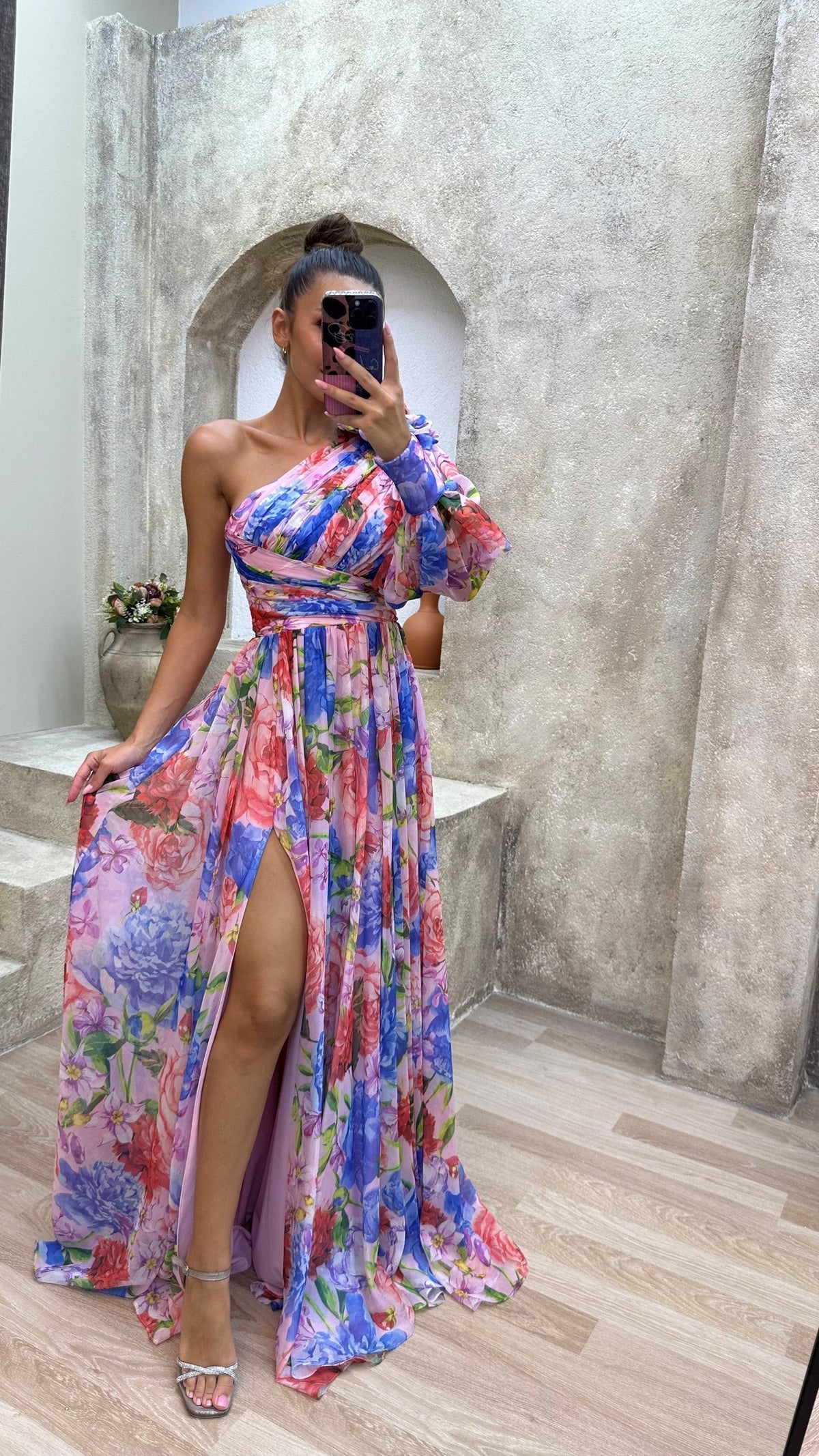 Whitney - Robe Longue Violette Une Épaule à Fleurs