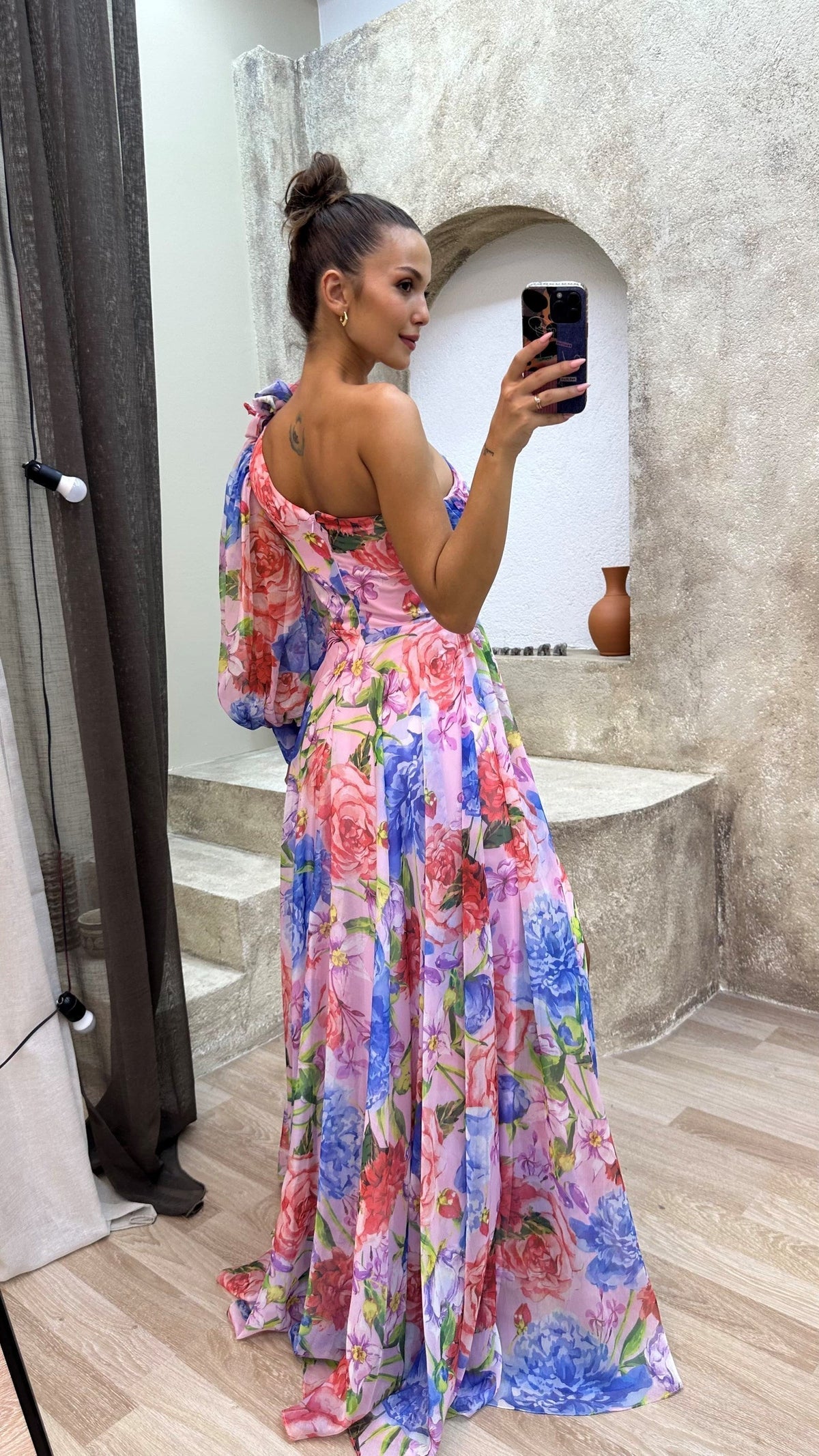 Whitney - Robe Longue Violette Une Épaule à Fleurs