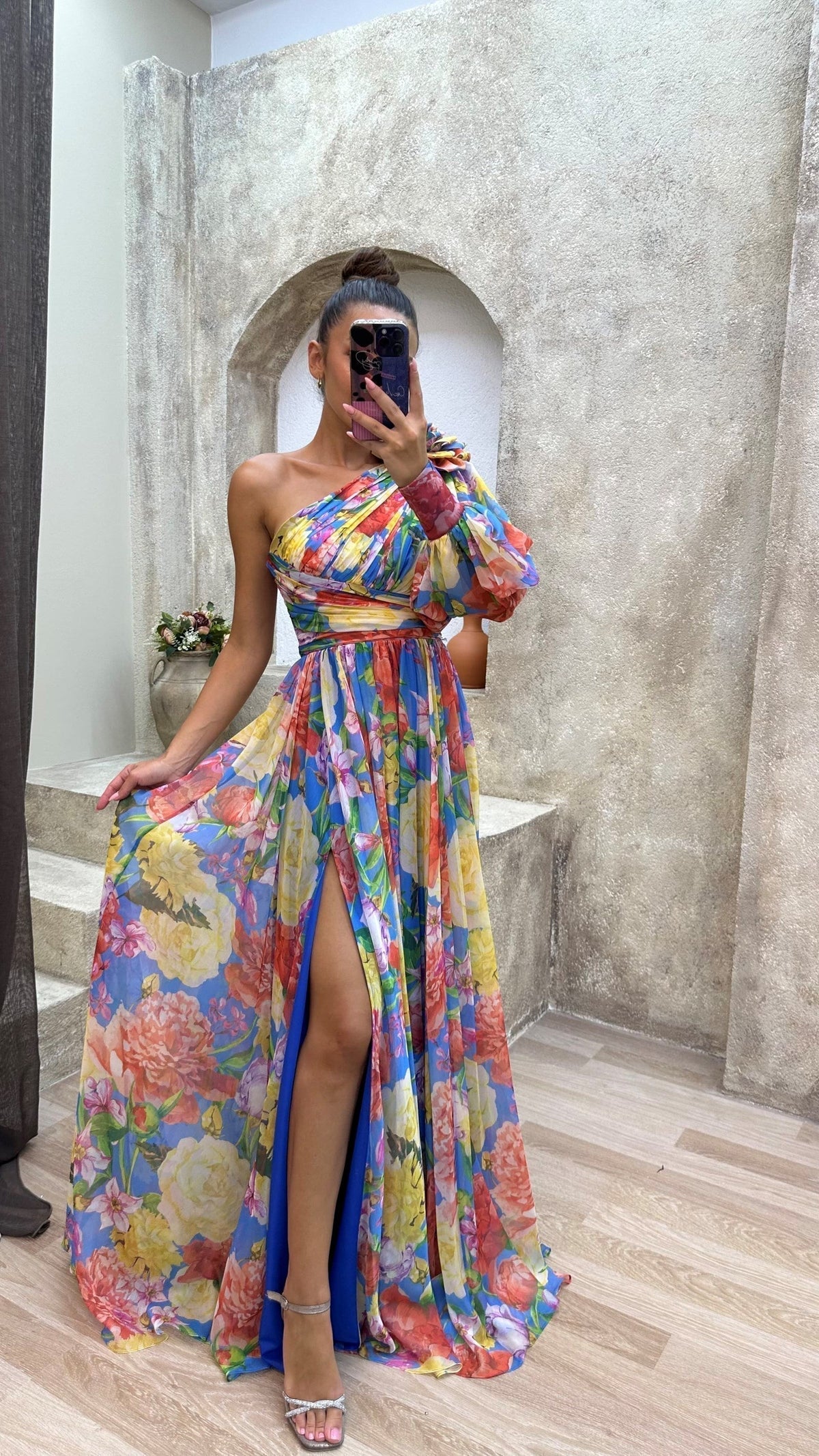 Whitney - Robe Longue Violette Une Épaule à Fleurs