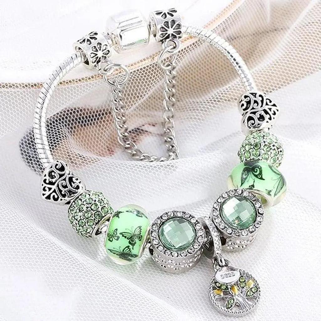 Armband in Weißgold mit grünem Kristall