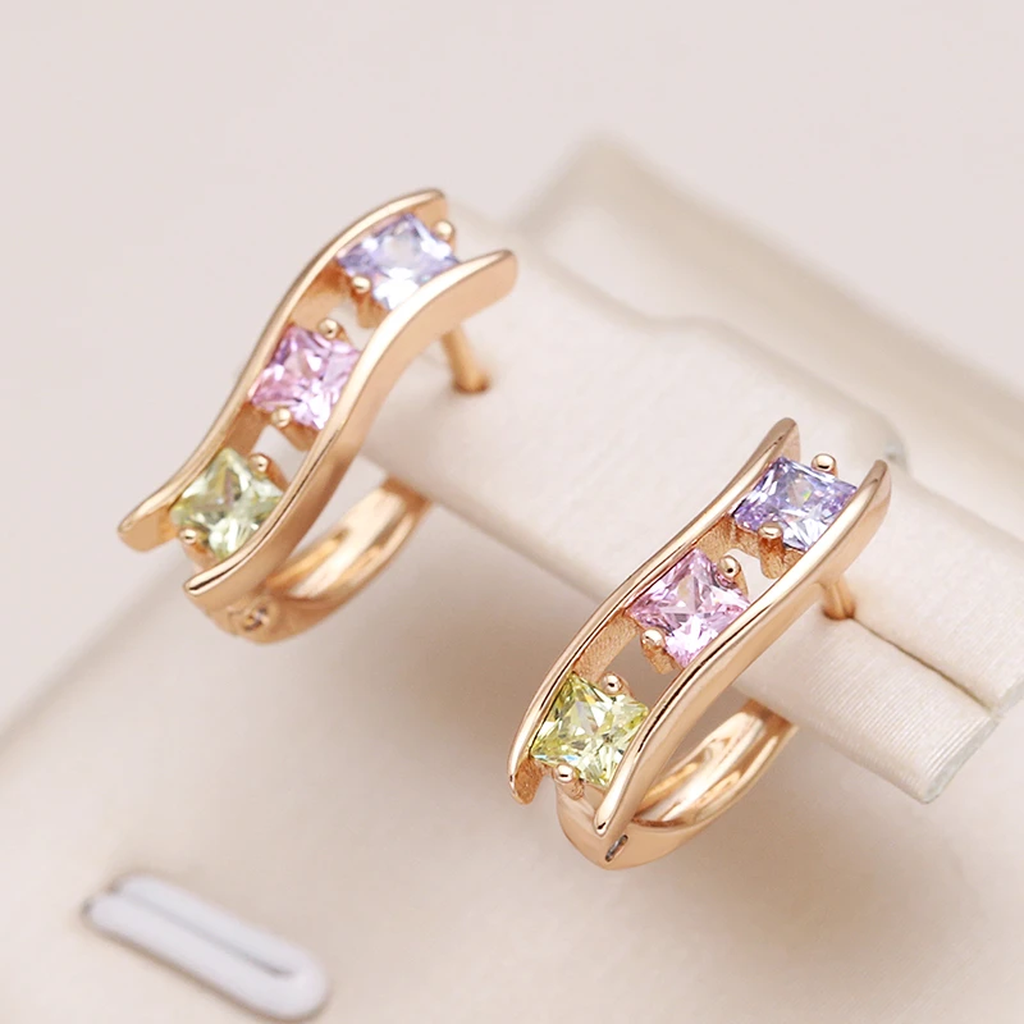 Boucles d’oreilles dorées à zircons multicolores