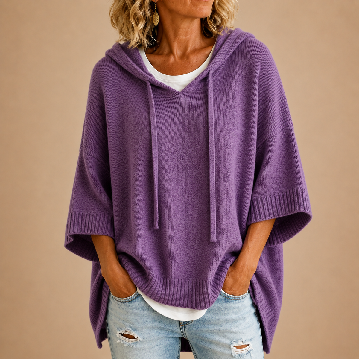 Poncho en maille à capuche violet
