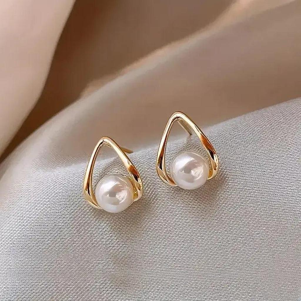 Boucles d’oreilles triangulaires à perles