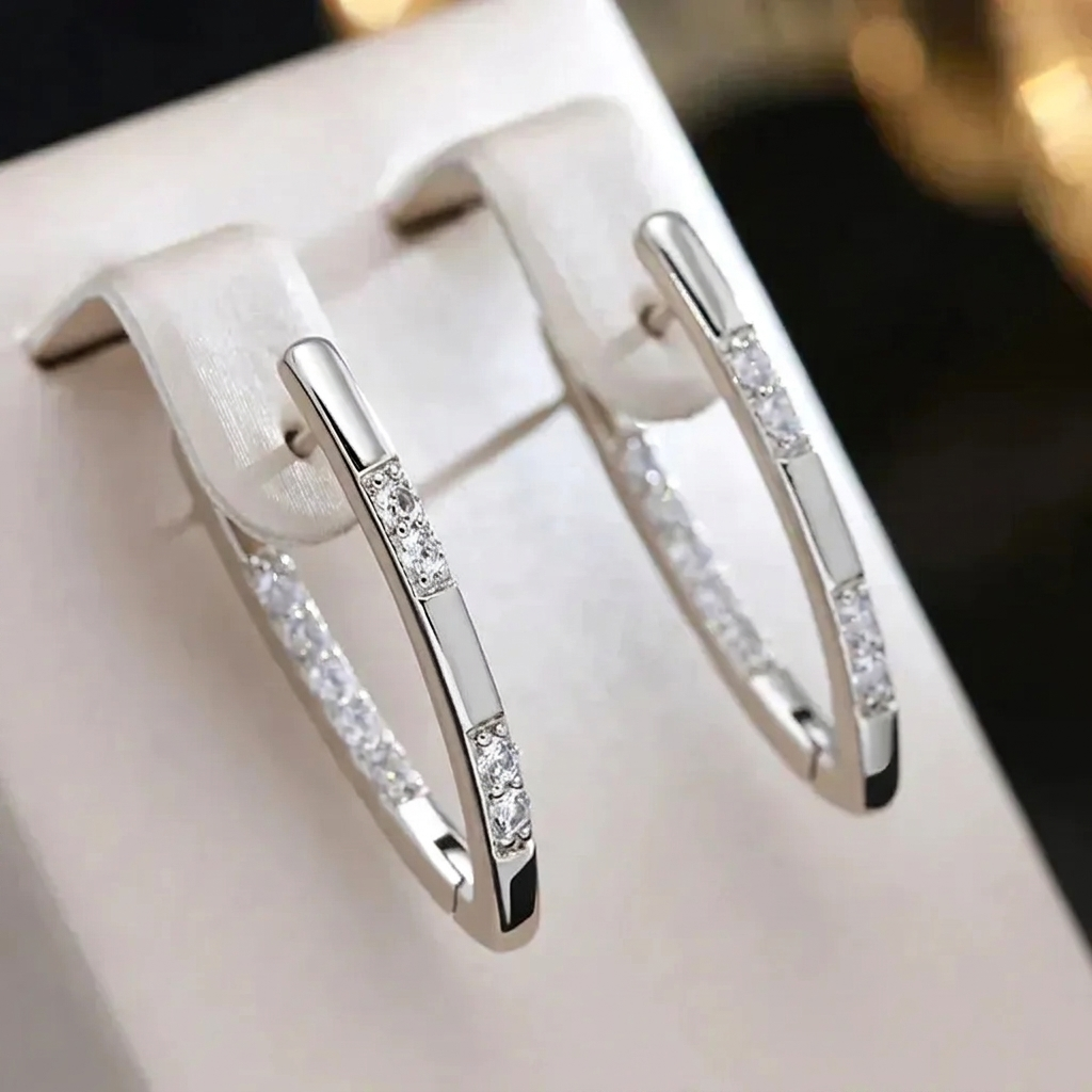 Boucles d’oreilles élégantes à oxydes de zirconium