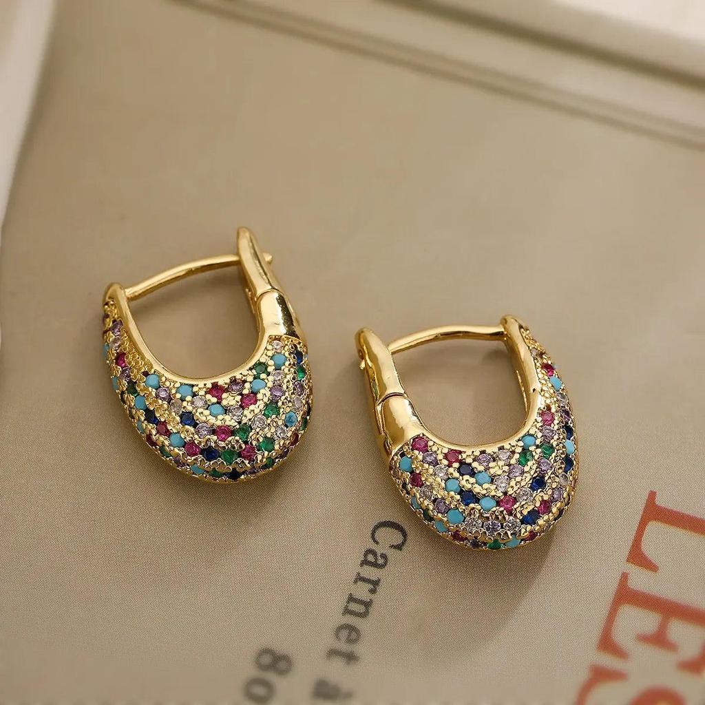 Boucles d’oreilles élégantes à cristaux multicolores