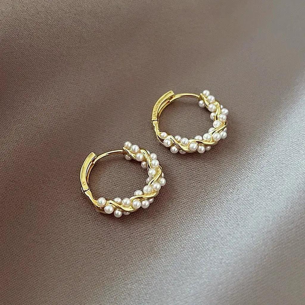 Boucles d’oreilles élégantes à perles rondes