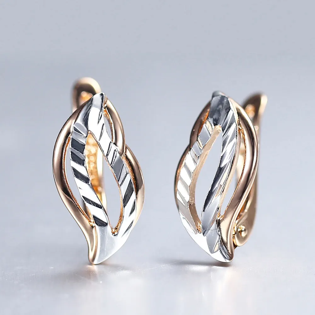 Boucles d’oreilles élégantes dorées et effet or blanc
