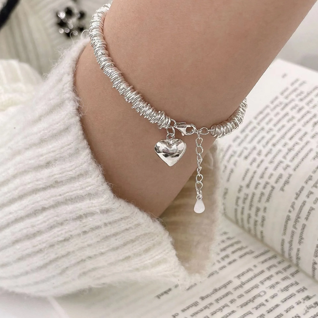 Bracelet argenté élégant à cœur