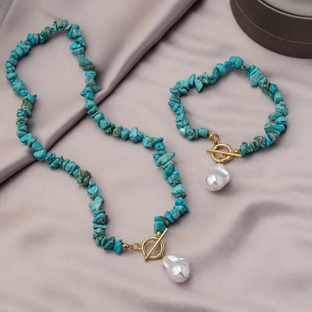 Parure élégante — Pierres naturelles et perles