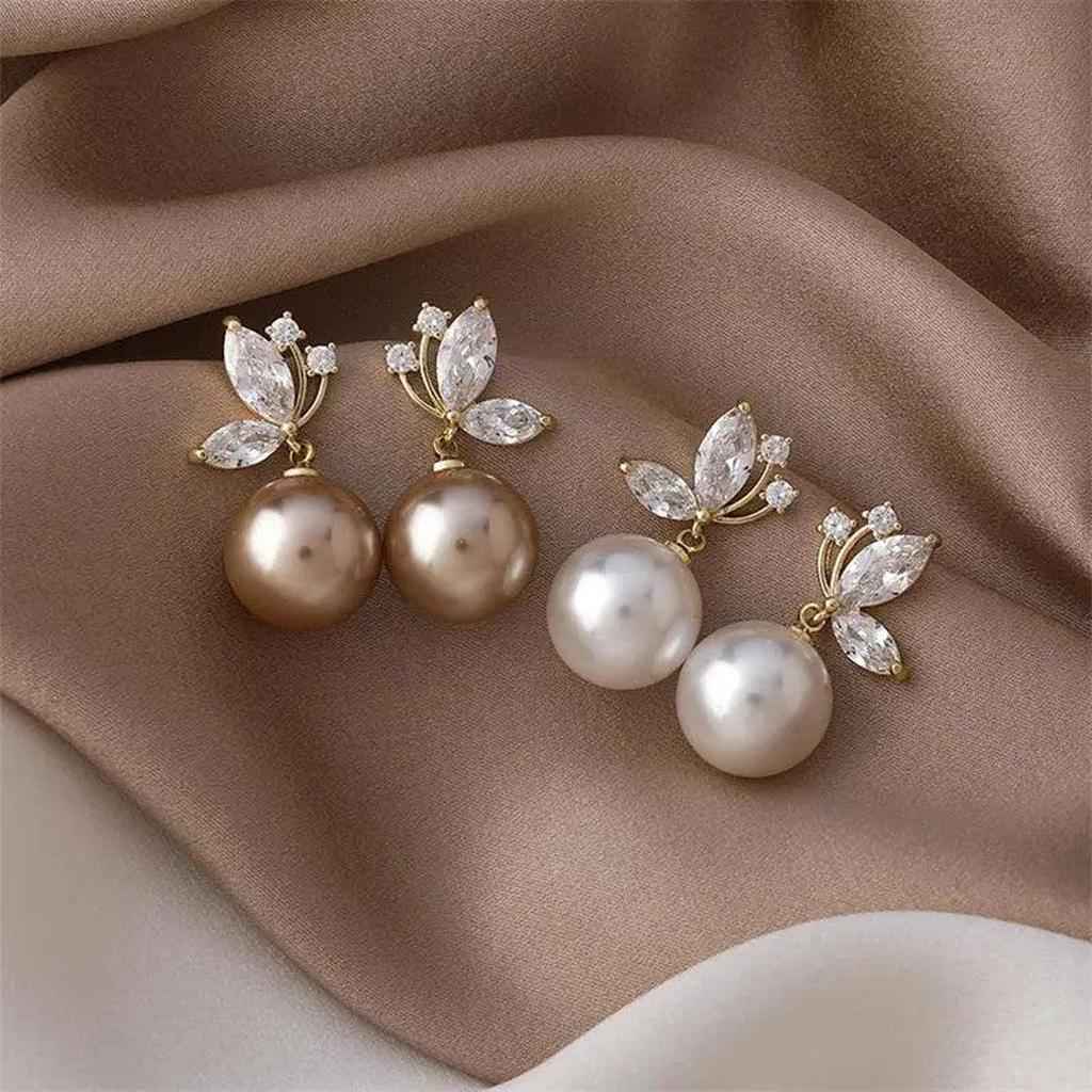 Boucles d’oreilles exotiques à marguerites et cristaux dorés