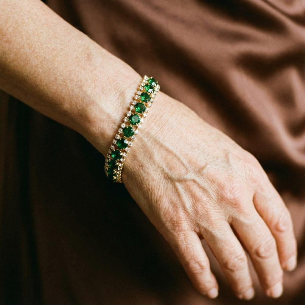 Armband in Gold und Grün