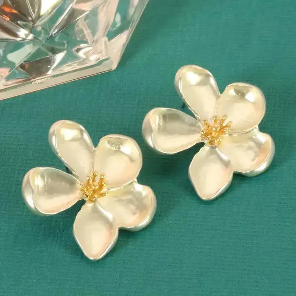 Boucles d’oreilles fleuries dorées