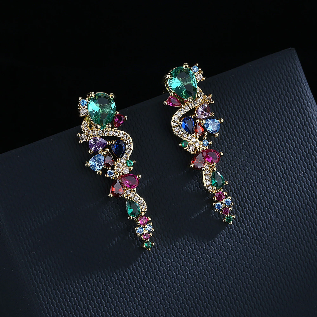 Boucles d’oreilles dorées à zircons multicolores