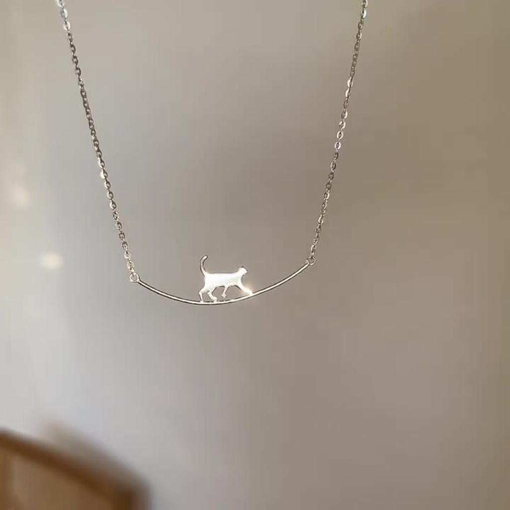 Halskette mit Kletterkatze in Weißgold