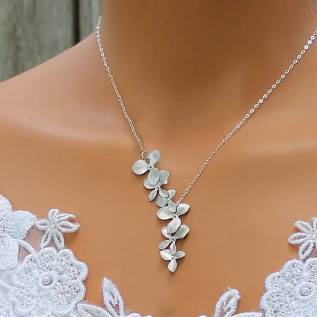 Parure florale — Collier et boucles d’oreilles argentés