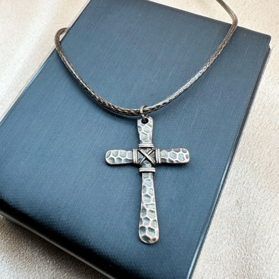 Collier artisanal en cuivre