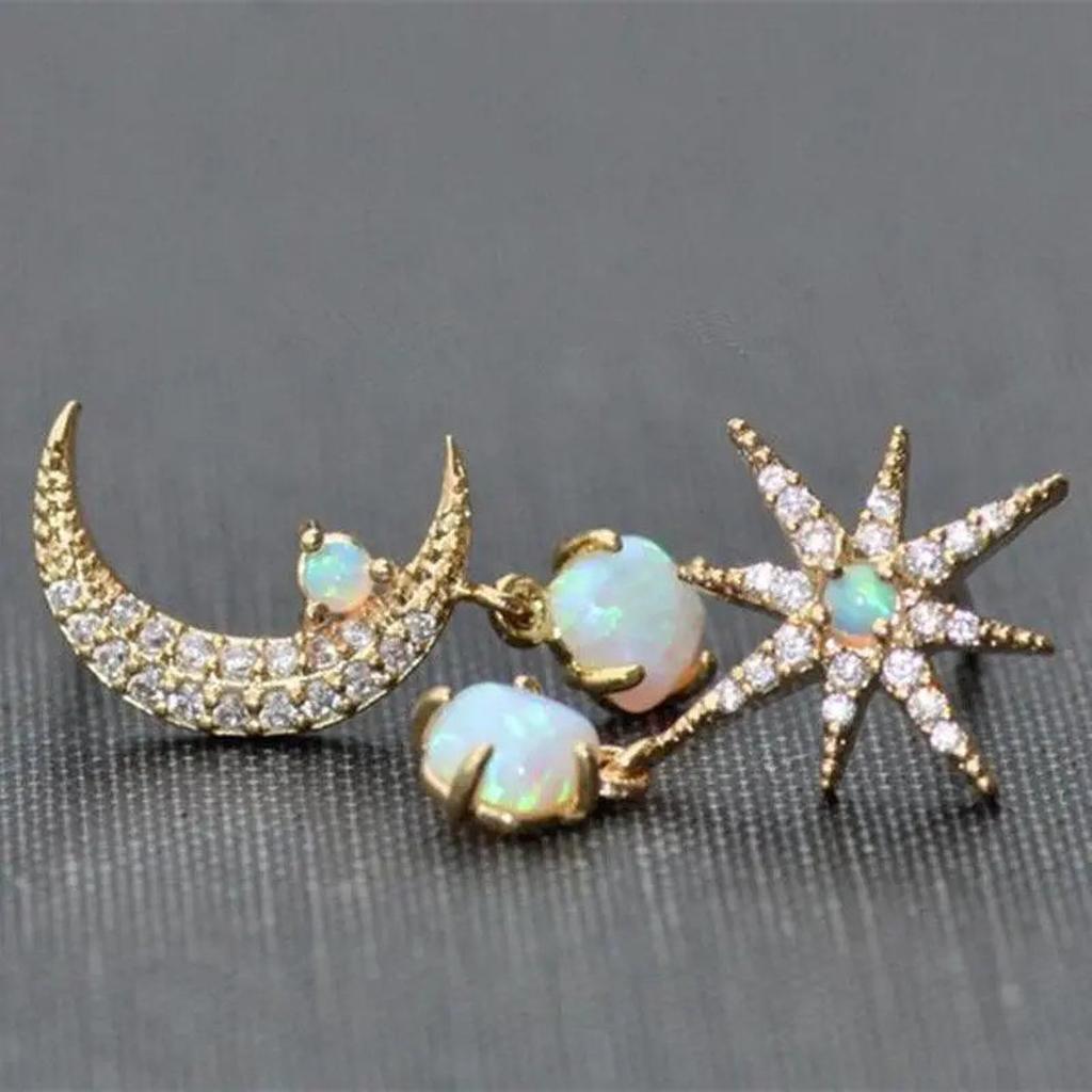 Boucles d’oreilles lune et étoile dorées à opale