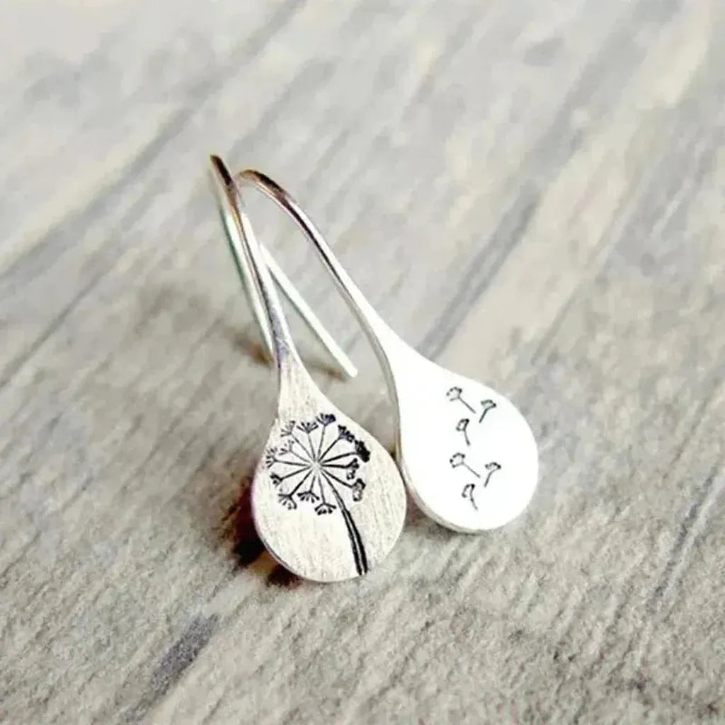 Boucles d’oreilles à motif dentelle, effet or blanc