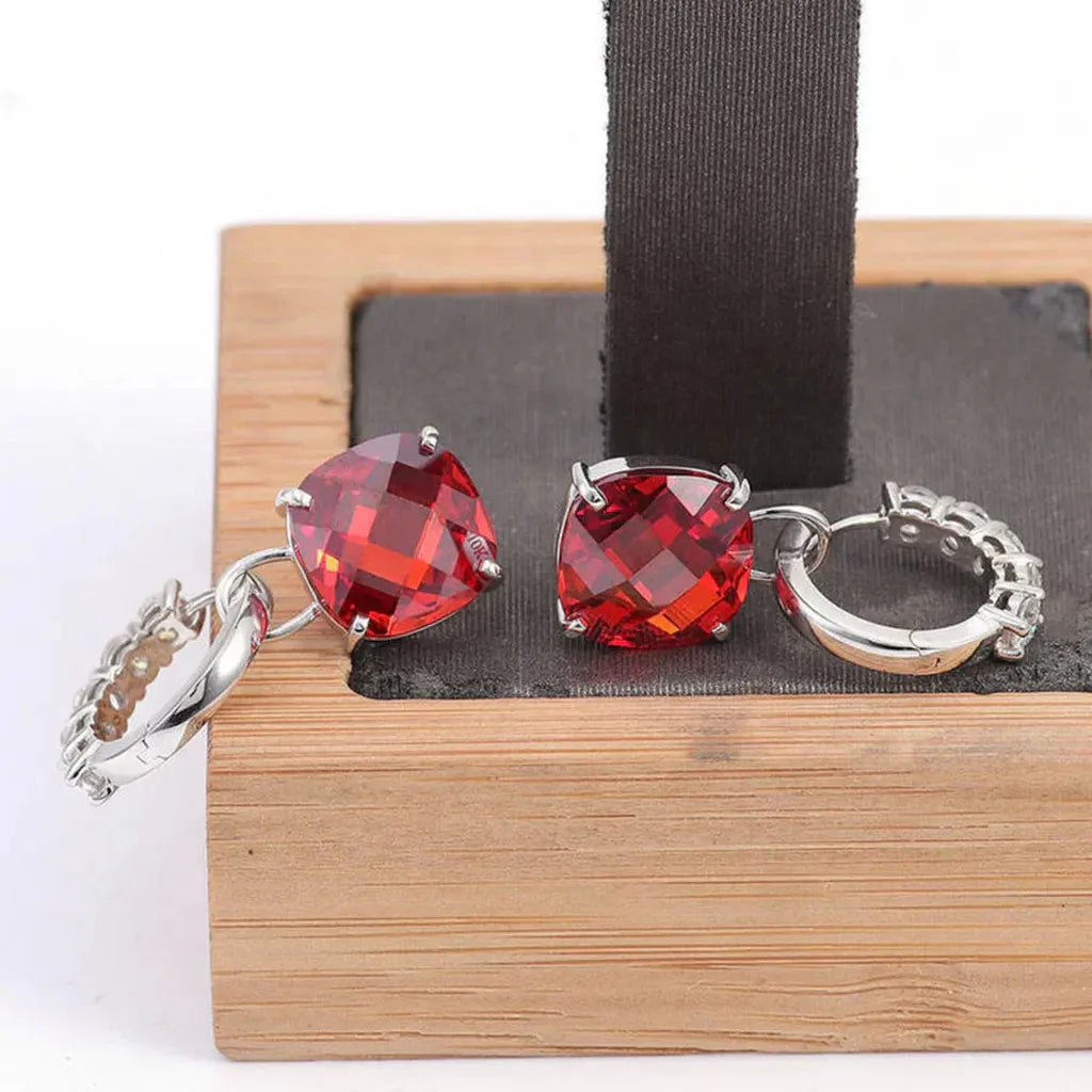 Boucles d’oreilles à rubis et zircons