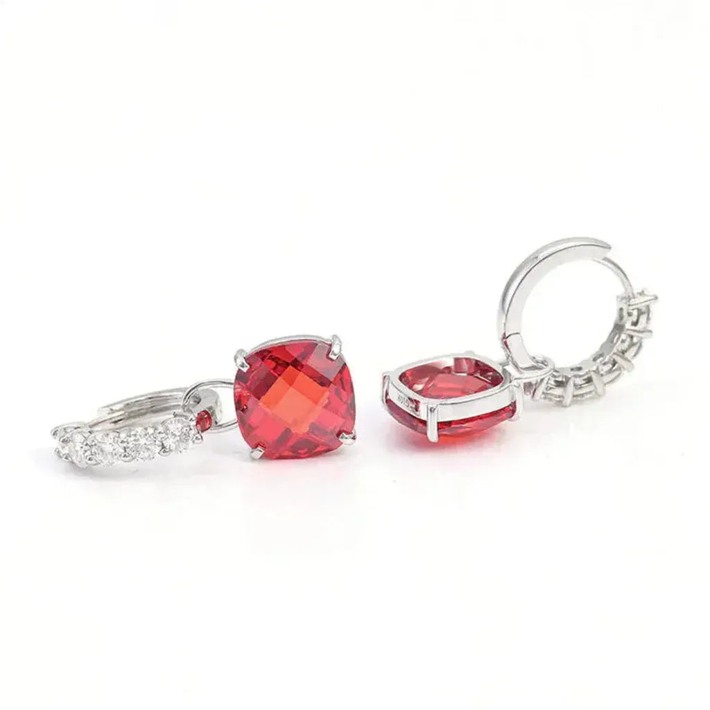 Boucles d’oreilles à rubis et zircons