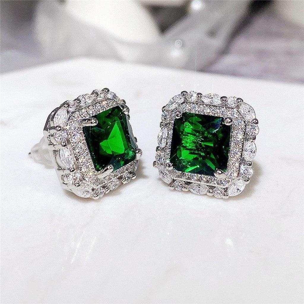 Boucles d’oreilles à émeraude et cristaux