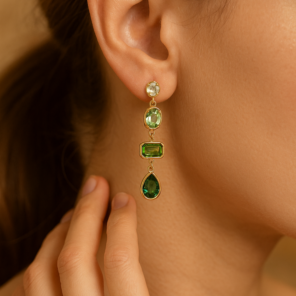Boucles d’oreilles pendantes à pierres vertes