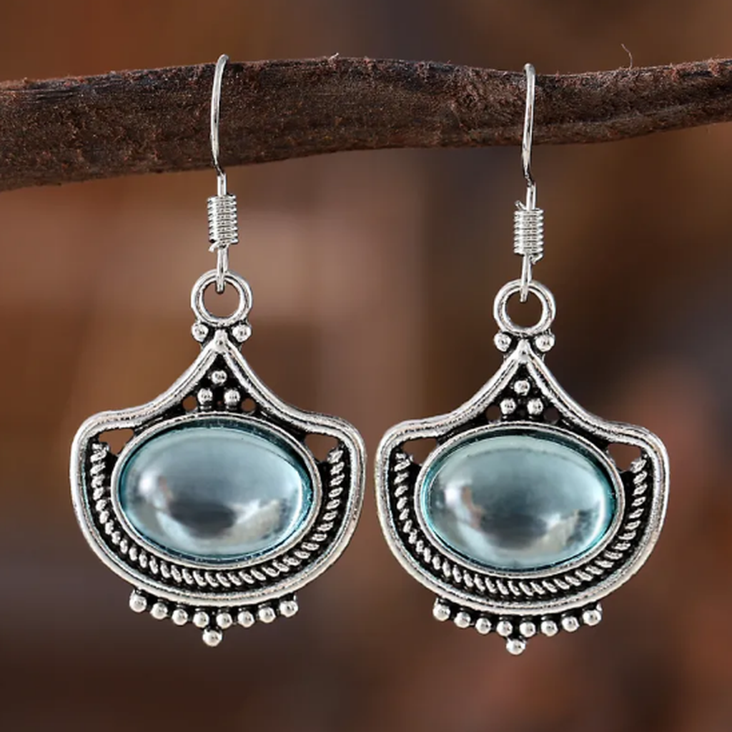 Parure rétro — Collier et boucles d’oreilles aux pierres ovales bleues