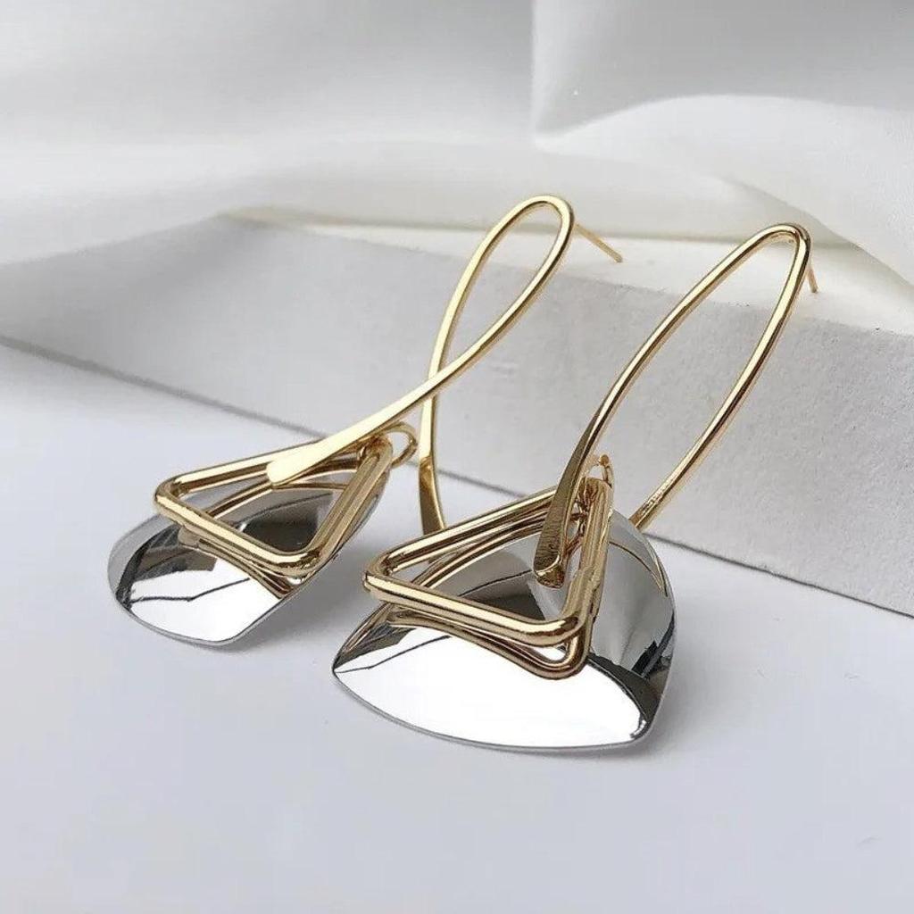 Parure rétro — Pendentif triangulaire et boucles d’oreilles
