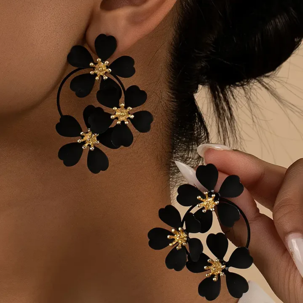 Boucles d’oreilles rétro pendantes à fleurs noires
