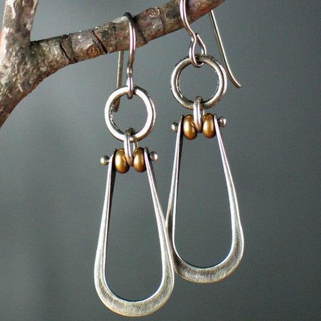 Boucles d’oreilles pendantes rétro