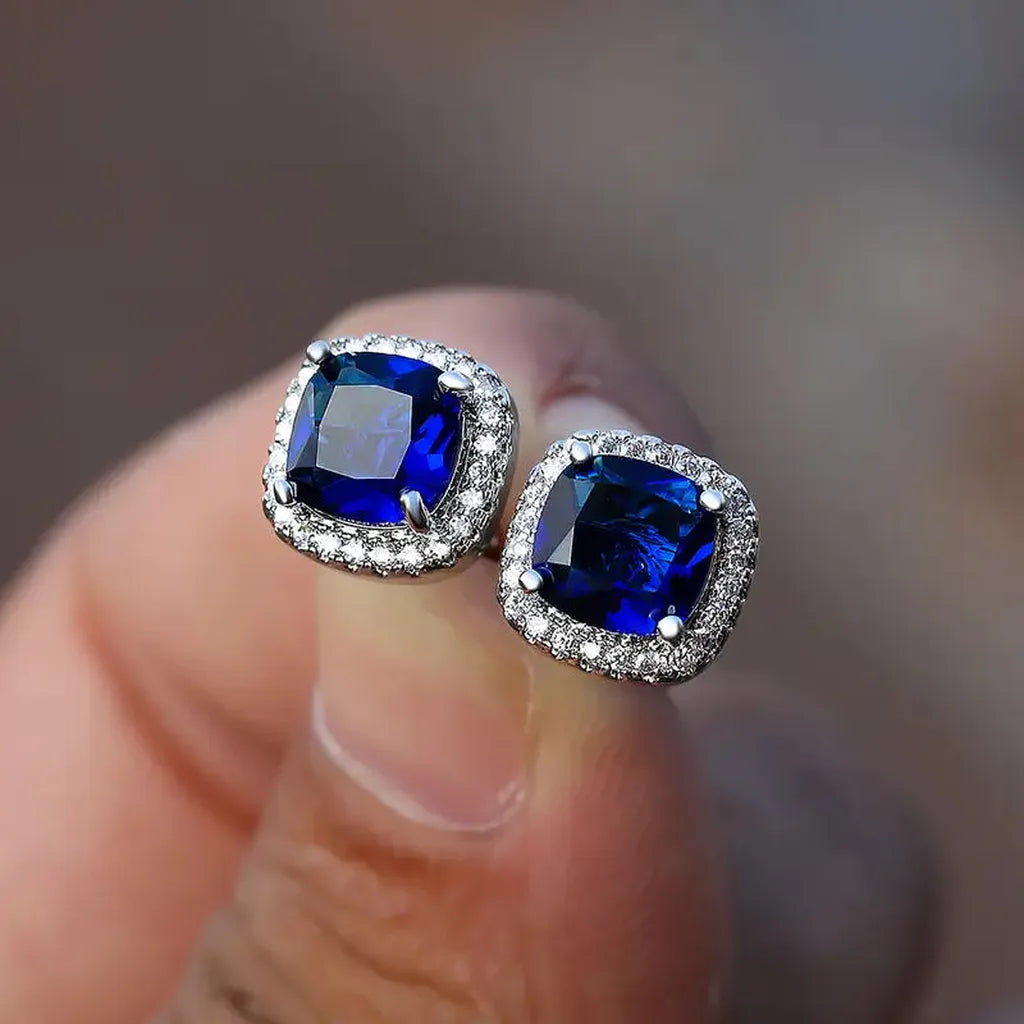 Puces d’oreilles carrées à pierres bleu saphir