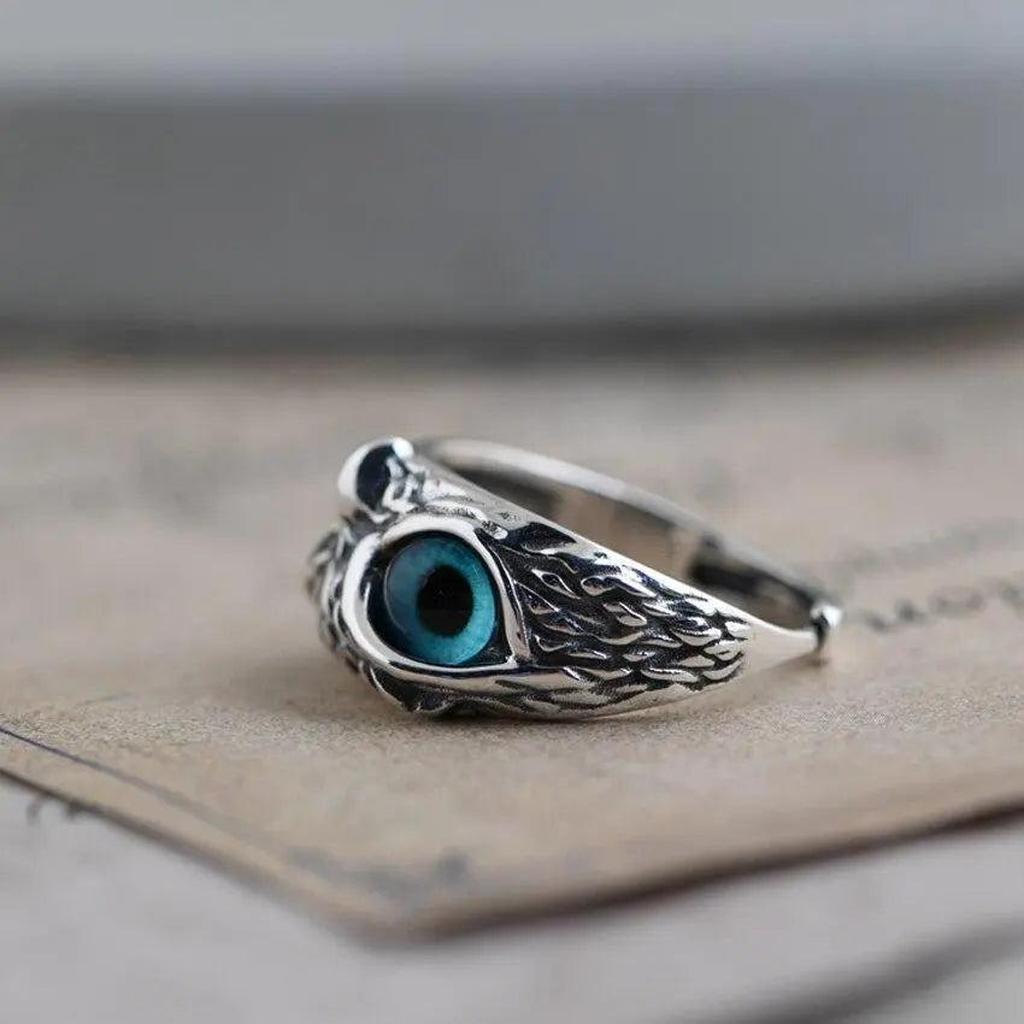 Verstellbarer Eulenring mit Opal in Weißgold