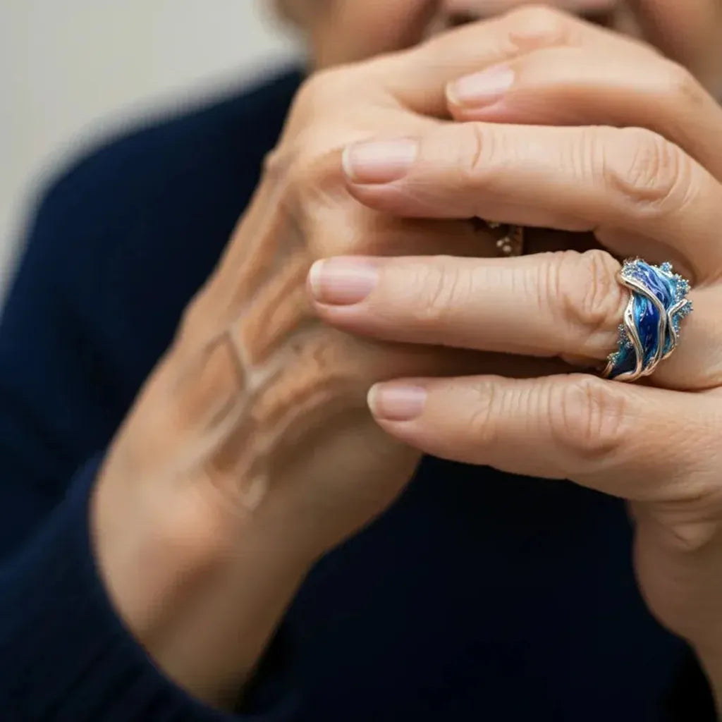 Vintage-Goldring mit Ozeanwelle