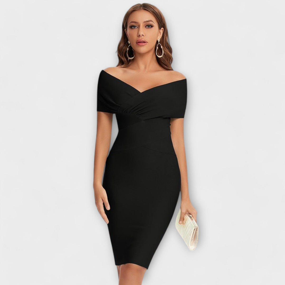 Robe Élégante Noire à Col V