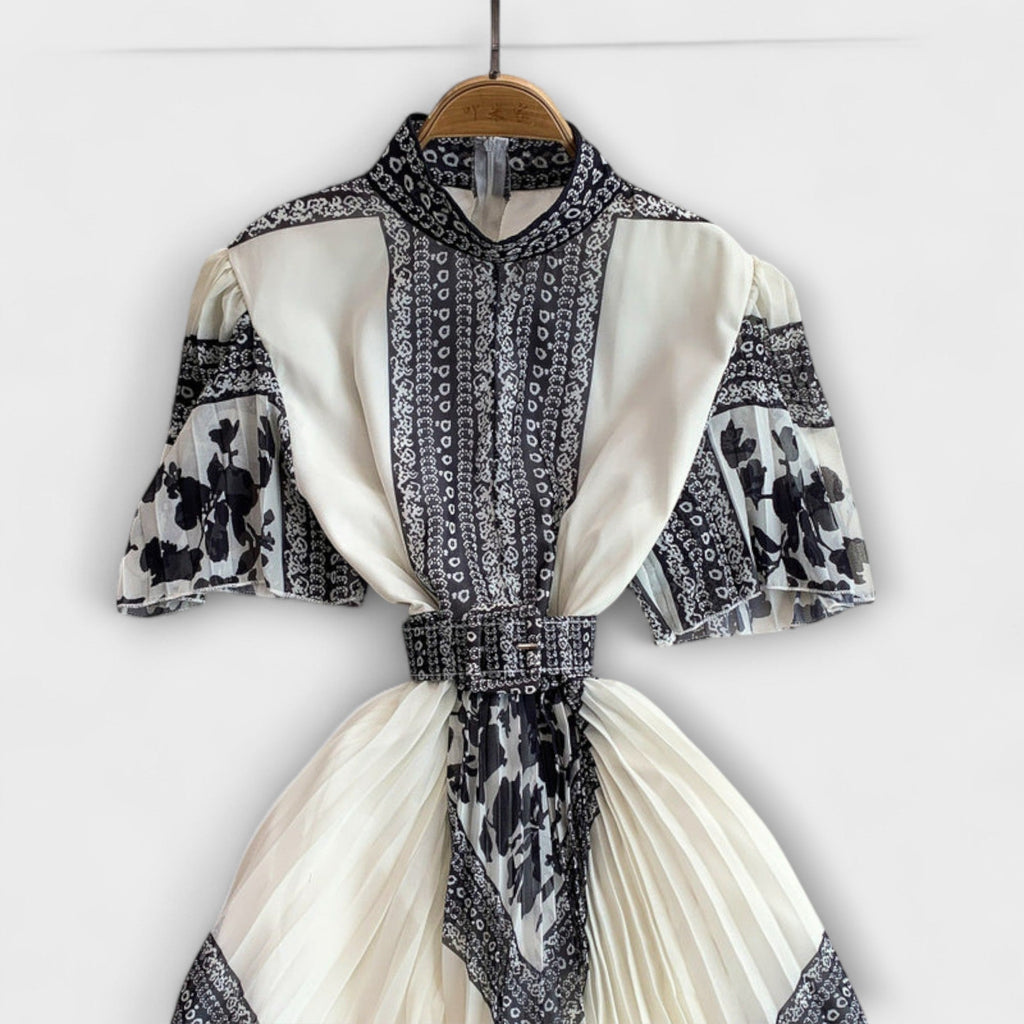 Delilah - Robe Vintage Rouge et Blanche à Col Montant