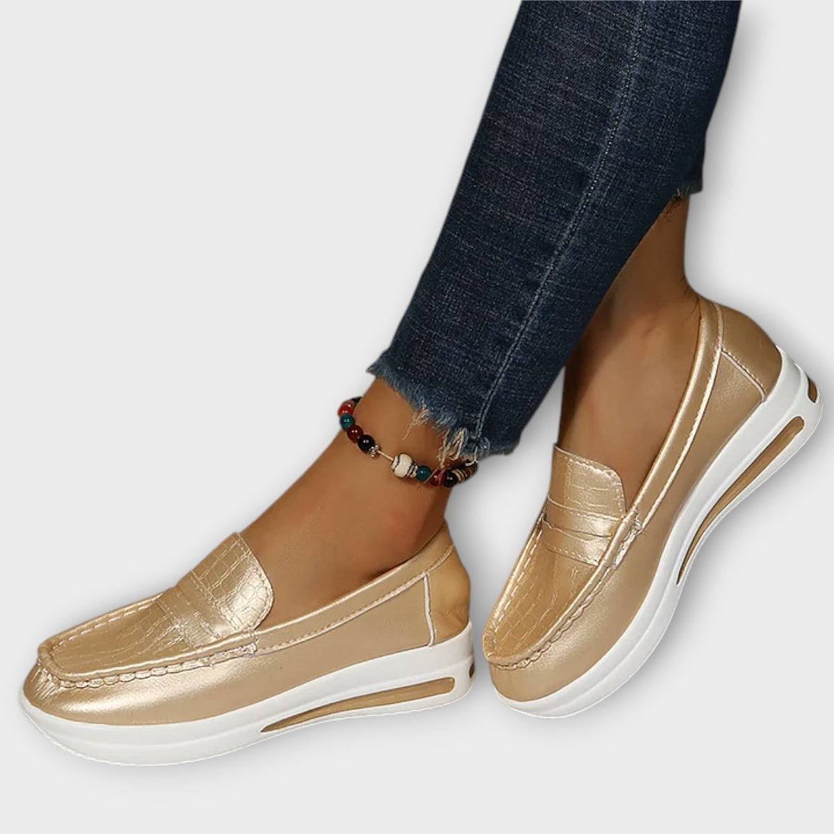 Annegret - Mocassins Vernis Dorés