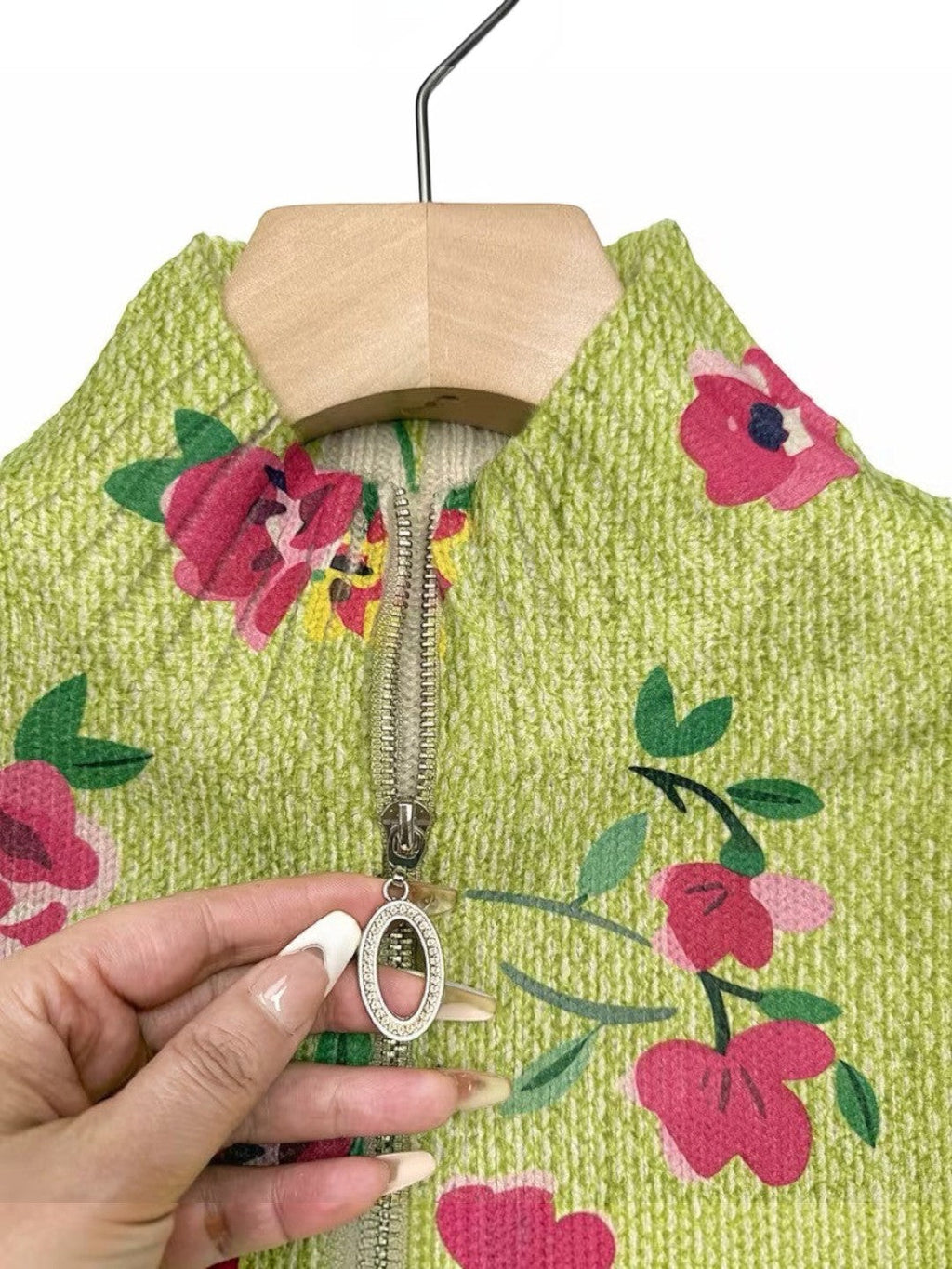 Mercedes | Cardigan en maille verte à motif floral