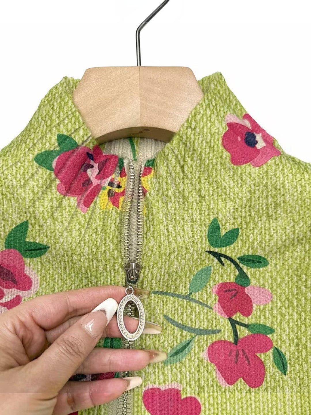 Mercedes | Cardigan en maille verte à motif floral